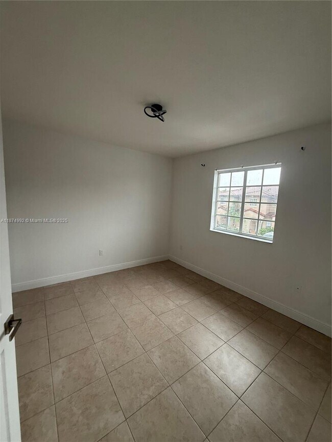 Building Photo - 13717 SW 171st Ln