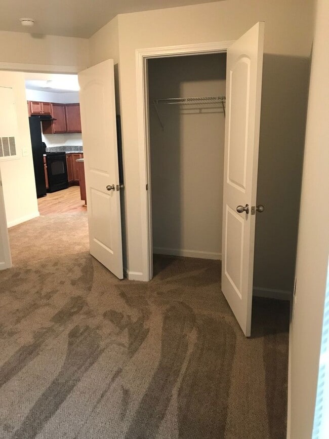 Building Photo - Bright & Inviting 2-Bedroom Condo in Prime...