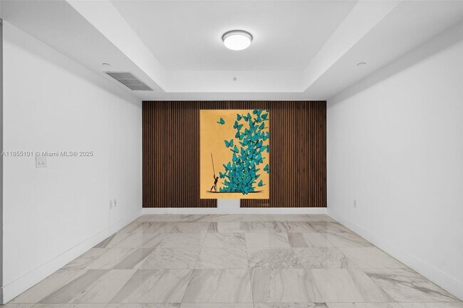 Building Photo - 1010 Brickell Ave