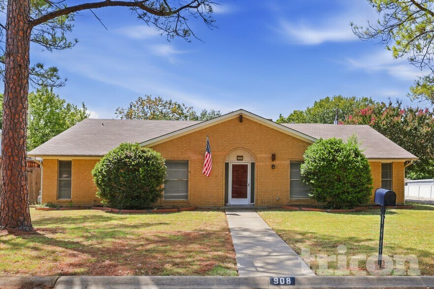 Building Photo - 908 Hilton Pl