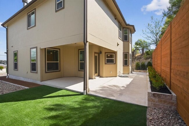 Building Photo - 10624 Lake Park Dr