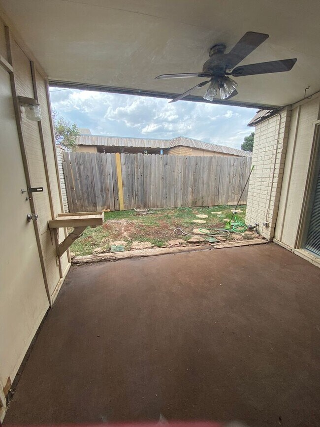 Building Photo - 6151 Denis Ln