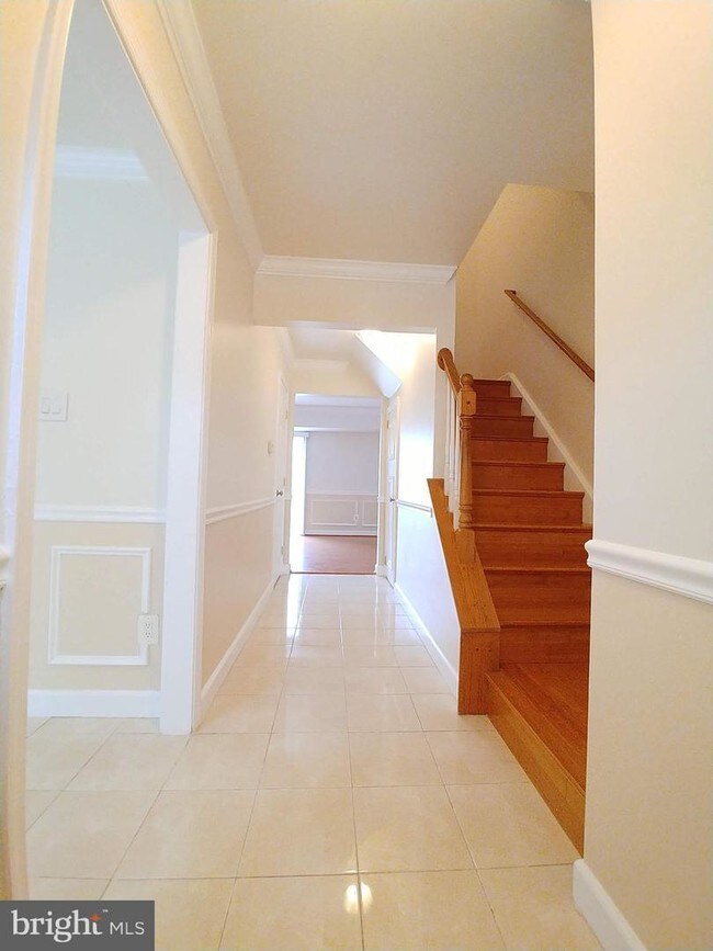 Building Photo - 14404 Golden Oak Ct