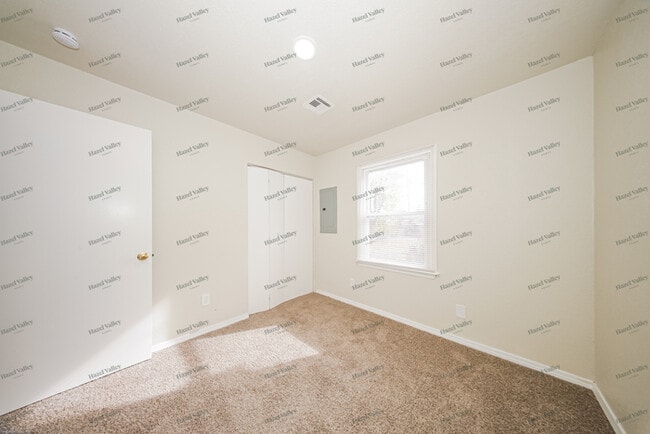 Building Photo - 3236 SW 37th St