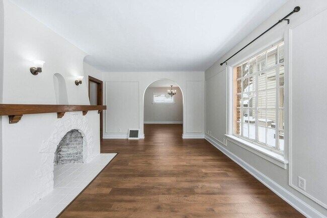 Building Photo - 714-716 Packard Ave