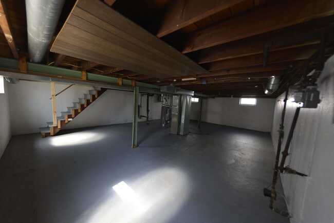 Building Photo - 6317 Abbott Dr