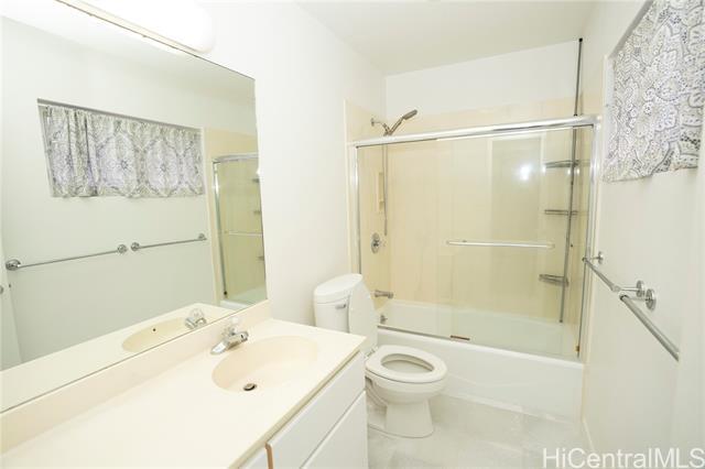Building Photo - 1071 Hoa St