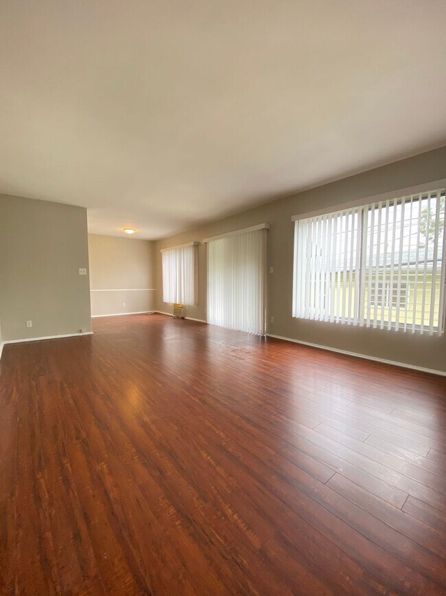 Interior Photo - 1017 N Spaulding Ave