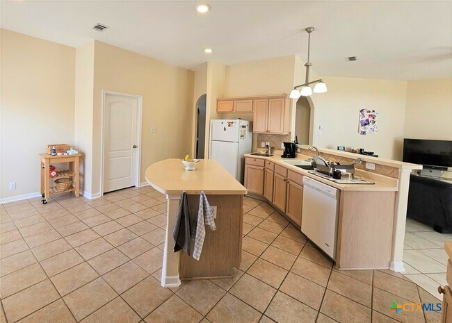 Building Photo - 2253 N Ranch Estates Blvd