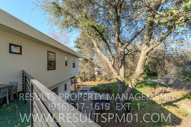 Building Photo - Stunning luxury custom home! 4 bedrooms heart of Fairoaks