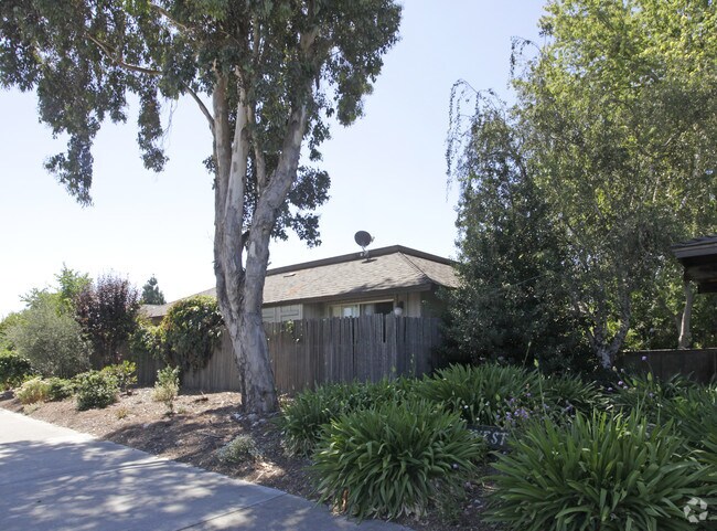 Primary Photo - 775-777 Nash Rd