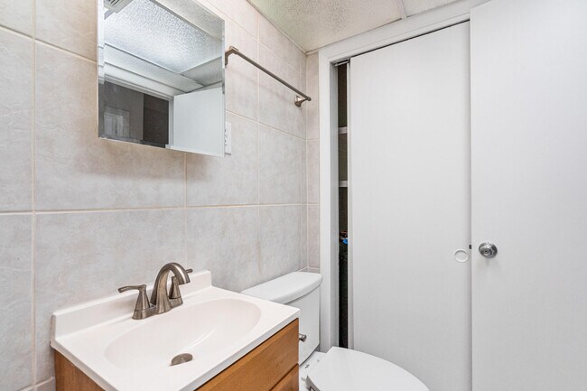 Building Photo - 330 NW 20th St