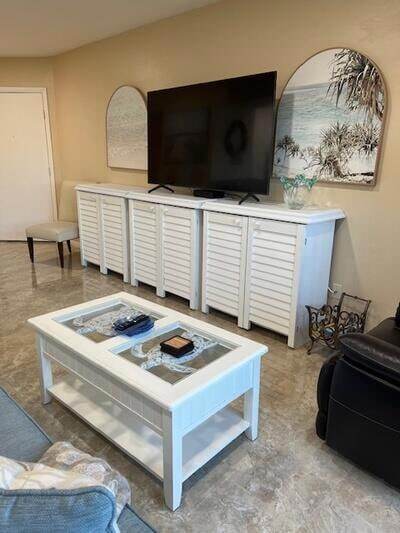 Building Photo - 1605 S US Hwy 1