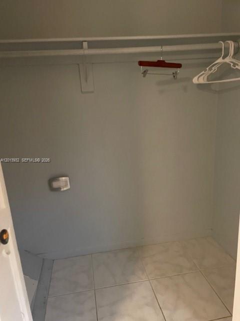 Building Photo - 807 W Oakland Park Blvd