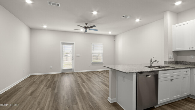 Building Photo - 1761 Jakes Dr