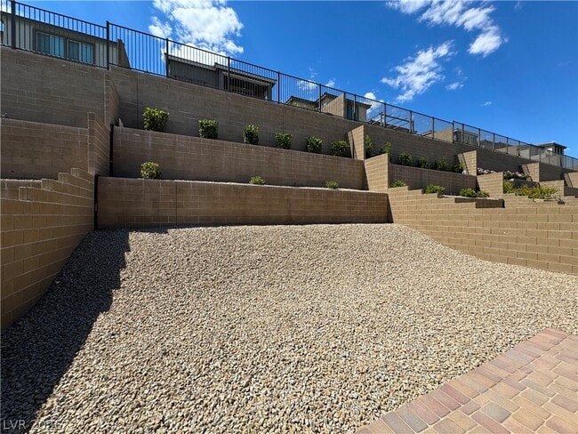 Building Photo - 12545 Skylight View St