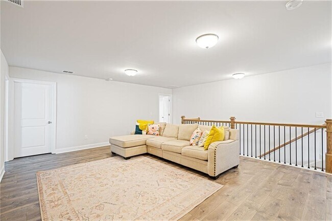 Building Photo - 5394 Pebblebrook Ln SE