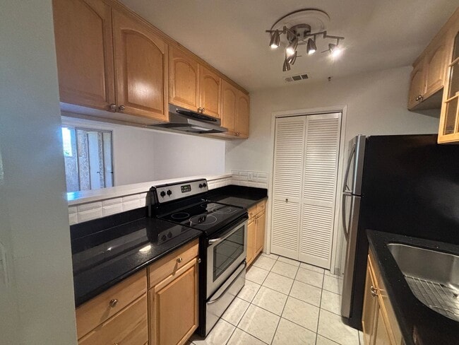 Building Photo - Resort living in Siena Hills-Condo with Pool, Gym and more!