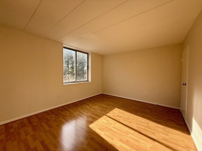 Building Photo - 2300 Riddle Ave