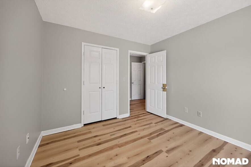 Building Photo - 2112 Fairway Ct SE