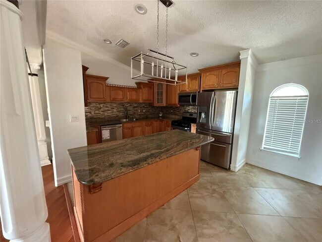 Building Photo - 3900 Oak Pointe Blvd