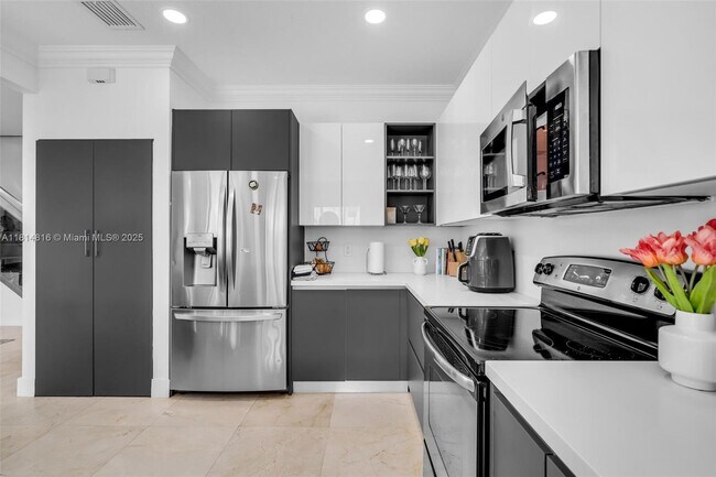 Building Photo - 11465 NW 88th Ln