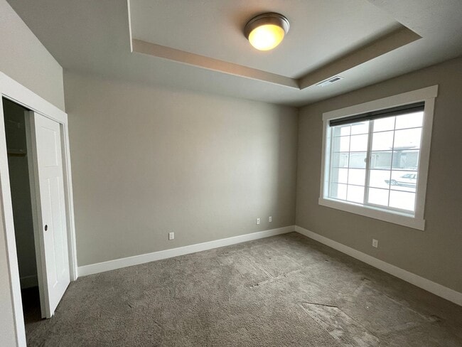 Building Photo - 3075 Deserthawk Lp