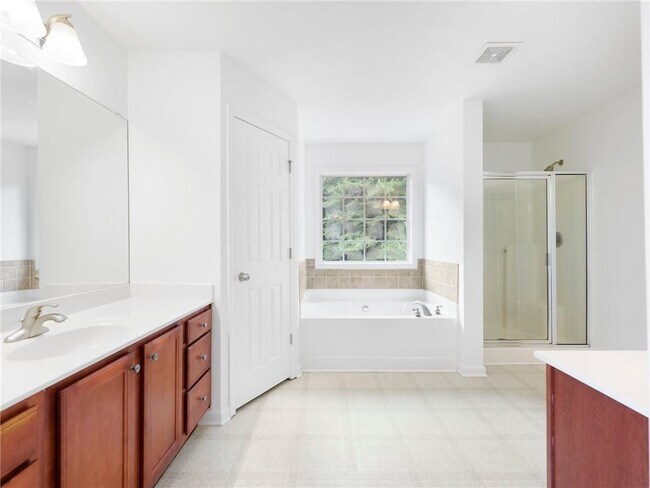 Building Photo - 3926 Walnut Grove Way