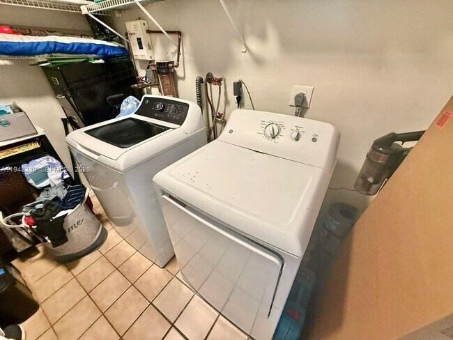 Building Photo - 6426 SW 134th Pl