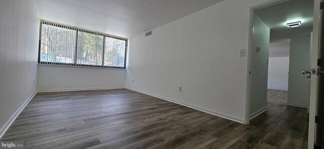 Building Photo - 12 S Van Dorn St