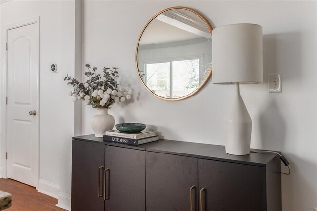 Building Photo - 200 Lowry St NE