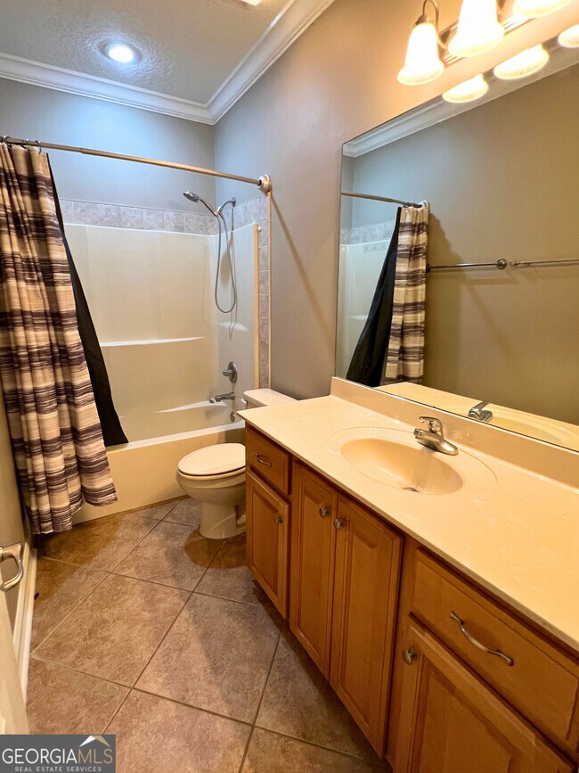 Building Photo - 582 Eagle Blvd