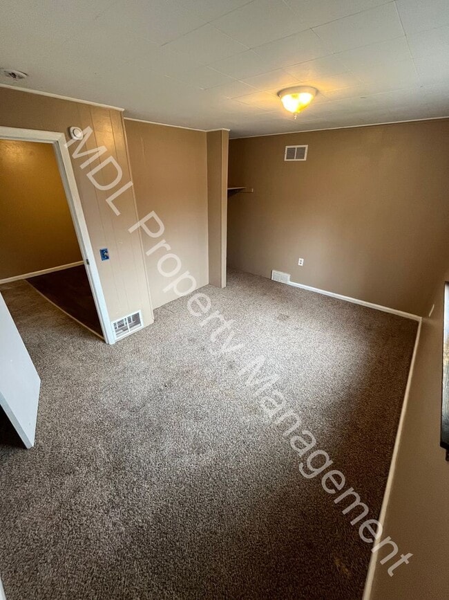 Building Photo - 206 Harold St