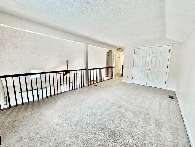 Building Photo - Golf Course Lot!! 4-Bedroom Home in Cypress Point!! Fenced Backyard & Dog Friendly!