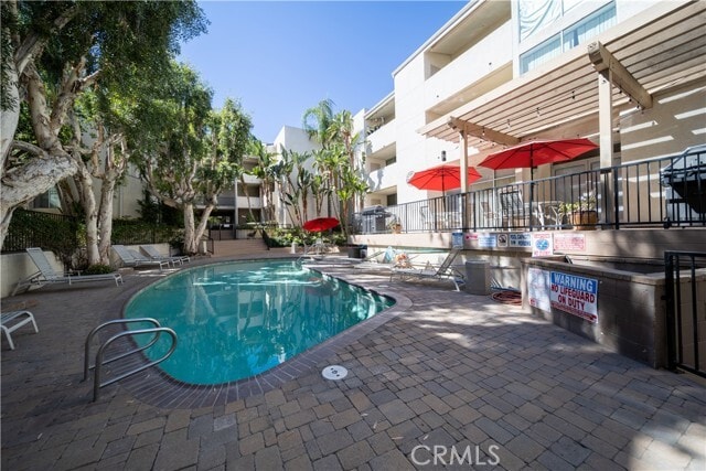 Building Photo - 5325 Newcastle Ave