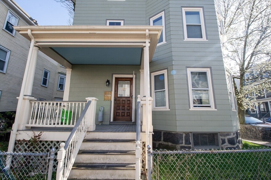 Building Photo - 67 Romsey St