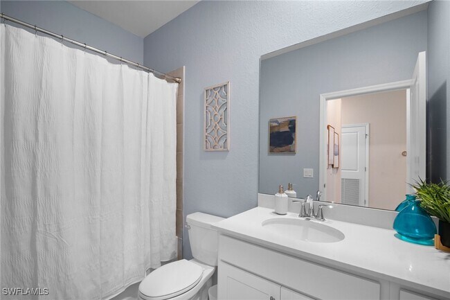 Building Photo - 15285 Grn Acrs Ave