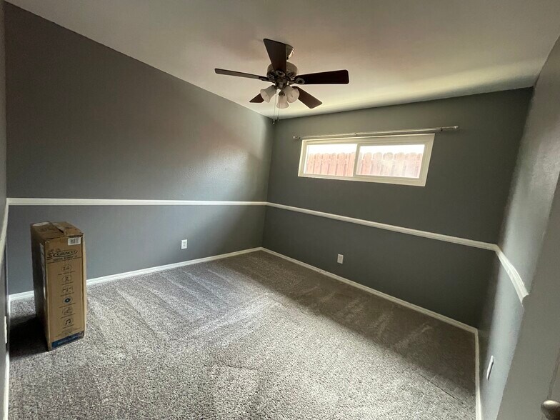 Building Photo - 1686 Brentwood Dr