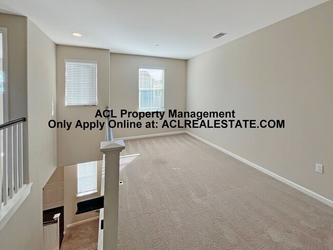 Building Photo - Spacious 5 Bedroom Brentwood Home With Solar Tesla Powerwall And Prime Walkable Location