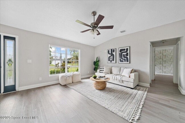 Building Photo - 897 Hunters Creek Dr