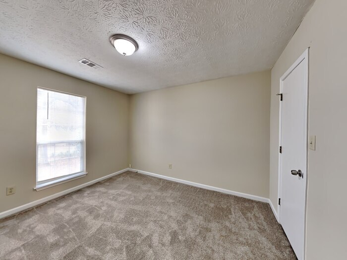 Building Photo - 411 Fieldgreen Dr