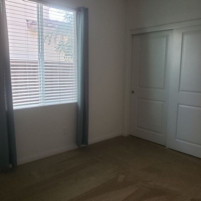 Building Photo - 9803 Buckhorn Peak Dr