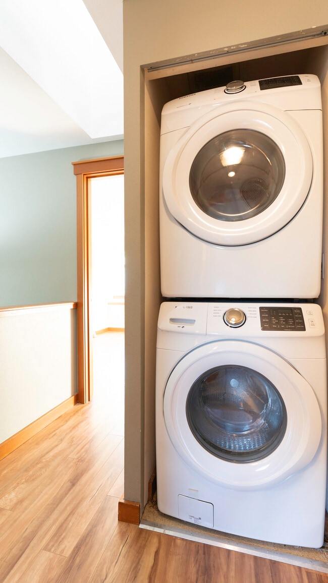 Building Photo - 3606 22nd Ave W