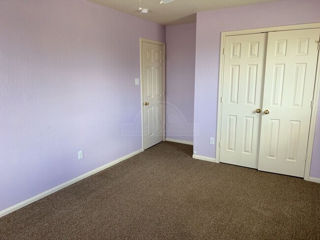 Building Photo - 5604 Bertha Dr