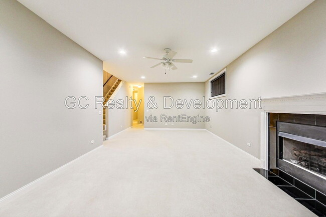 Building Photo - 4610 N Ashland Ave