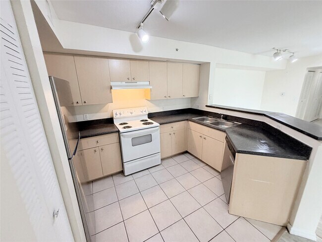 Building Photo - 4151 San Marino Blvd