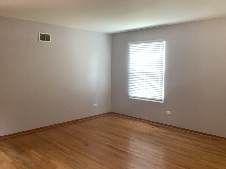 Building Photo - 5209 Sunmeadow Dr