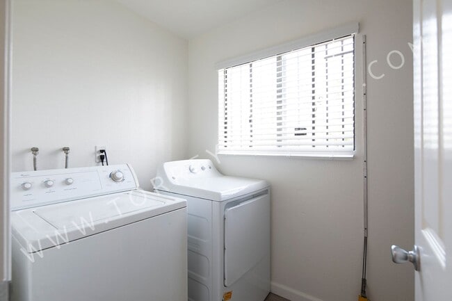 Building Photo - 3Br In The Heart Of Pacific Beach *W/D in ...
