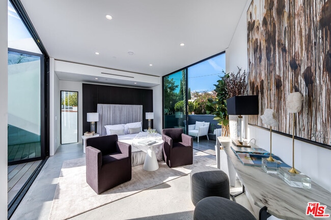 Building Photo - 857 Hilldale Ave