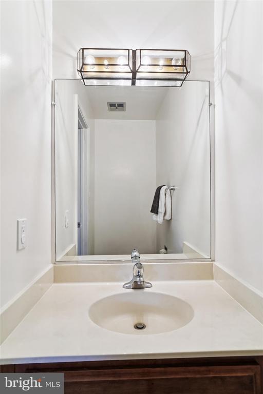 Building Photo - 10940 Brewer House Rd